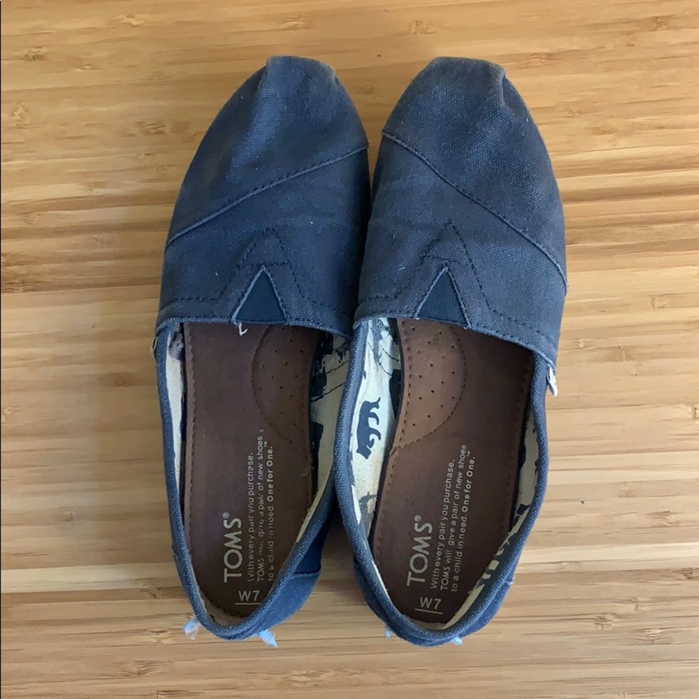 Toms navy shoes women’s 7